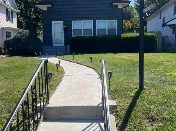 84 McLaren St, Red Bank, NJ 07701