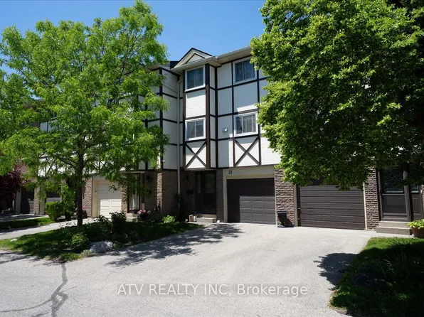 1485 Gulleden Dr #21, Mississauga, ON L4X 2T2