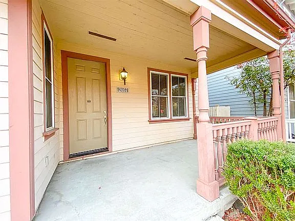 2057 De Anza Ln — Photo 2