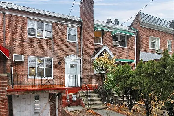 Sold by Douglas Elliman | media 4