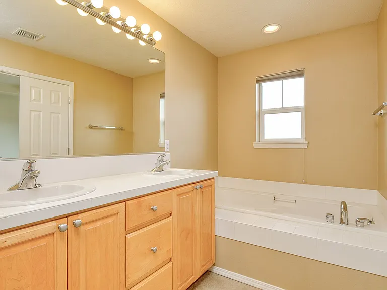 17098 Berkeley Ln — Photo 20