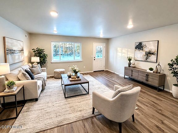 3rd image of 1001 Skyler Ln