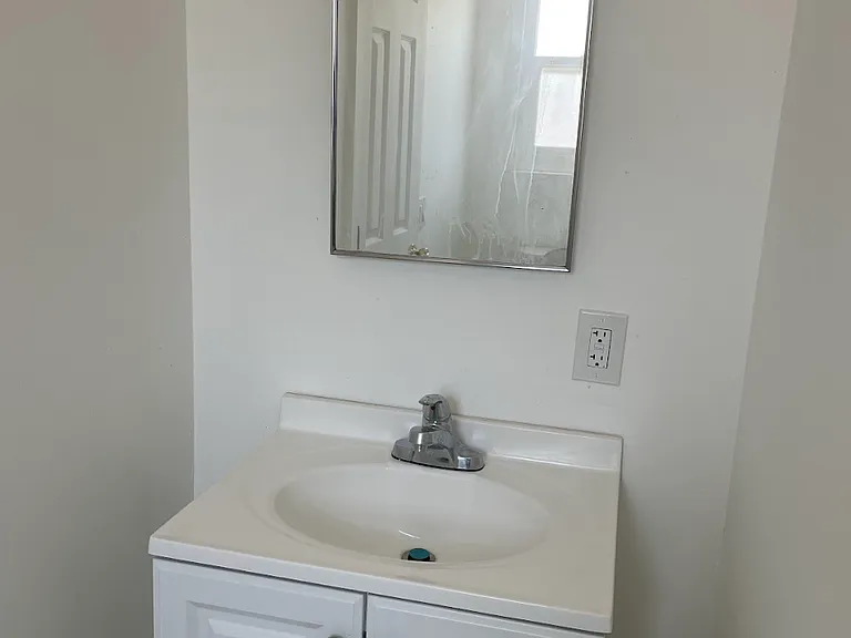1368 Crownview Dr — Photo 6