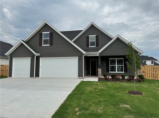2708 Nova Ave, Lowell, AR 72745