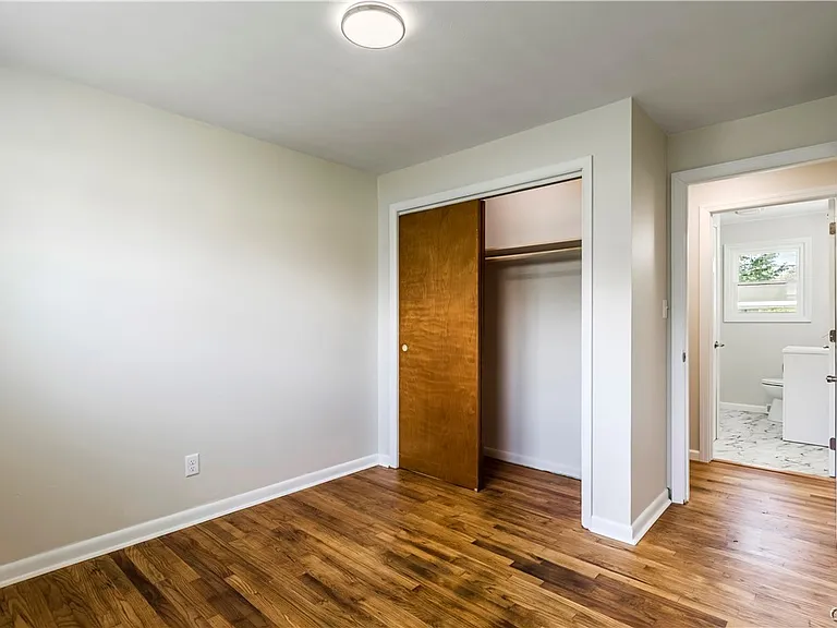 222 Wilber St — Photo 35