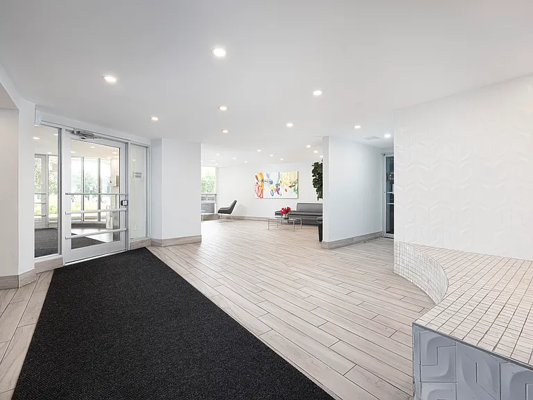 2050 Keele St — Photo 31