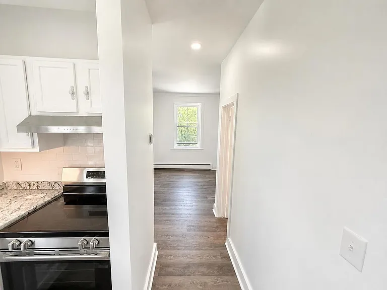 213 Partition St — Photo 3