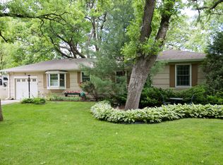 16220 Temple Dr, Minnetonka, MN 55345