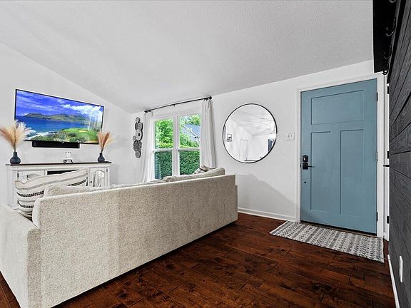 5th image of 516 Regent Ct