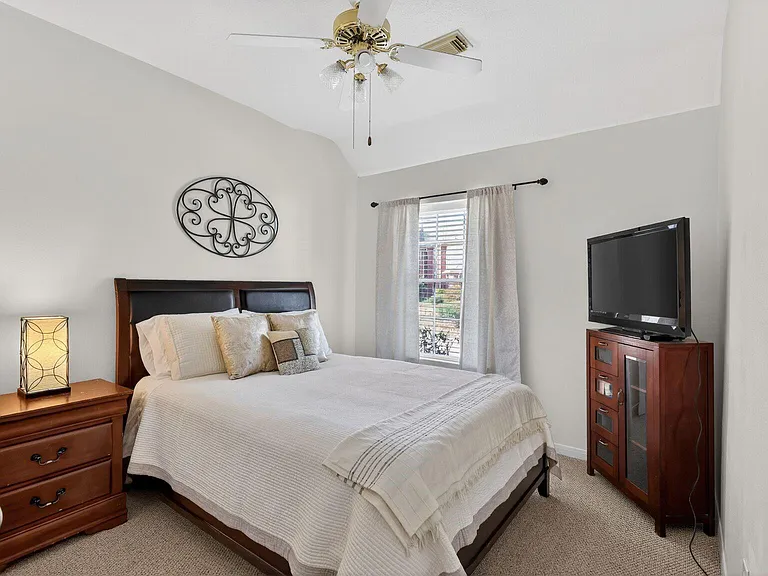 502 Ernst Ct — Photo 17
