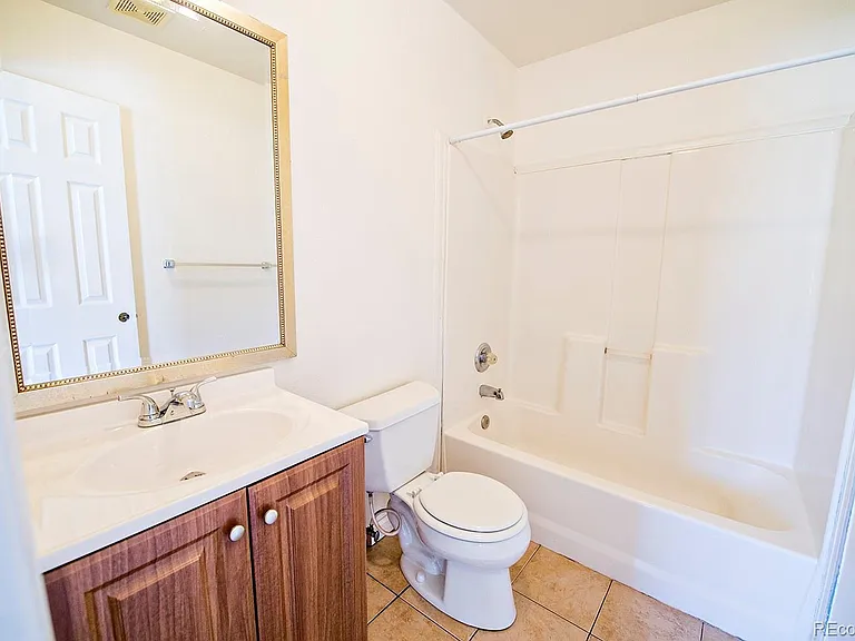 55 N 10th Ave #B — Photo 5