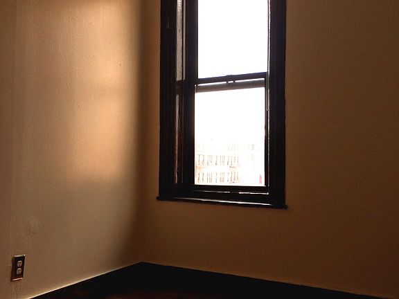 3rd image of 327 Bedford Ave APT 3C