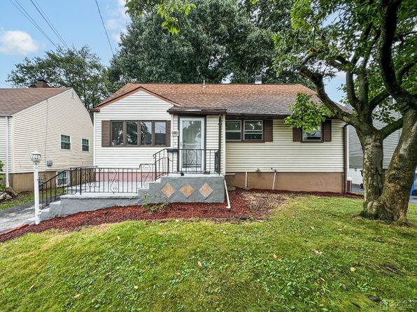 216 Julius St