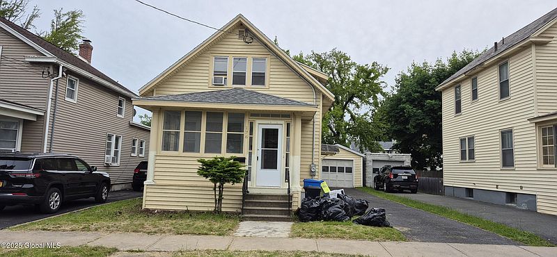 2nd image of 176 Benson Street