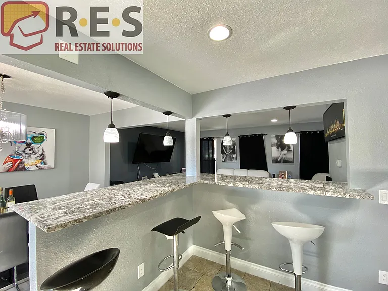 2468 S Evanston St — Photo 4