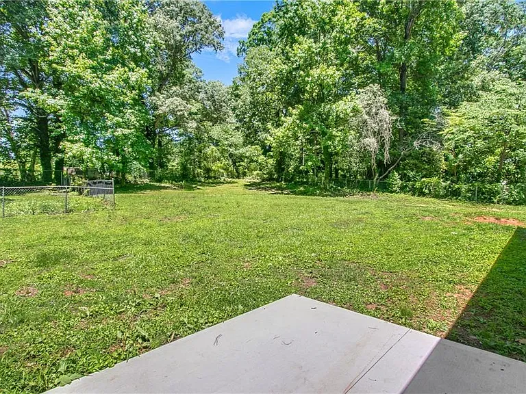 1348 Ridgewood Dr SW — Photo 20