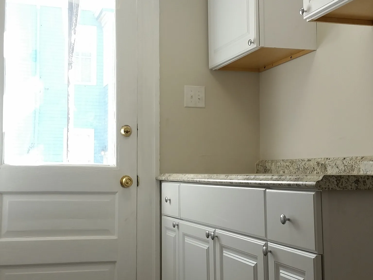 2 bed, 1000 sqft, $2,100 — Photo 2