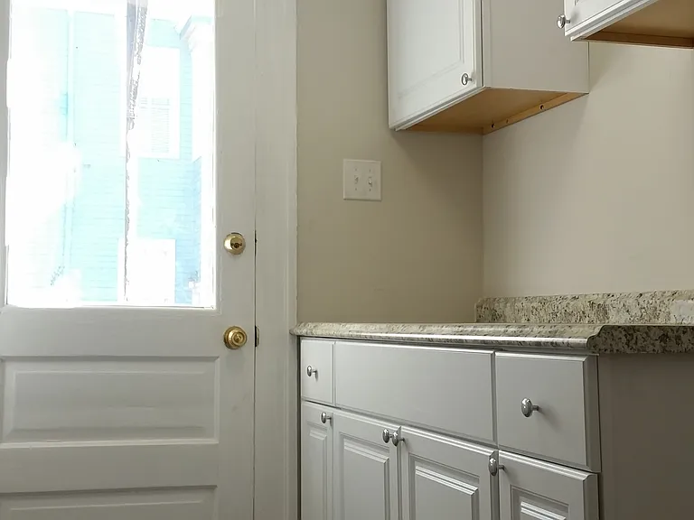 802 Abercorn St — Photo 2