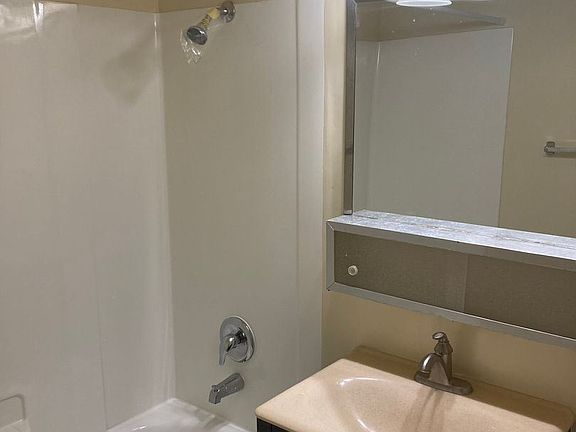 4th image of 5101 Towle Ct APT 5