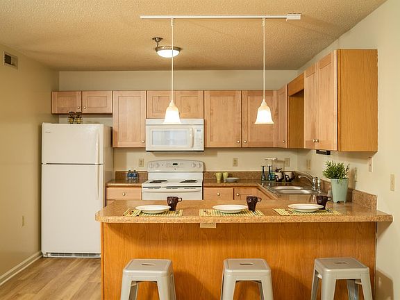 4th image of 1230 Mountain View Dr APT B