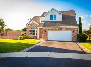 722 Citadel Ct, Des Plaines, IL 60016