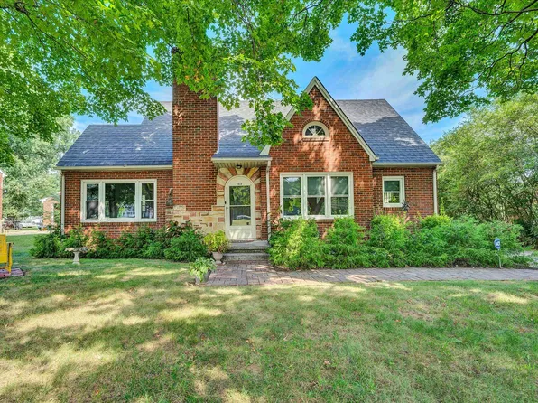 717 Apperson Dr, Salem, VA 24153