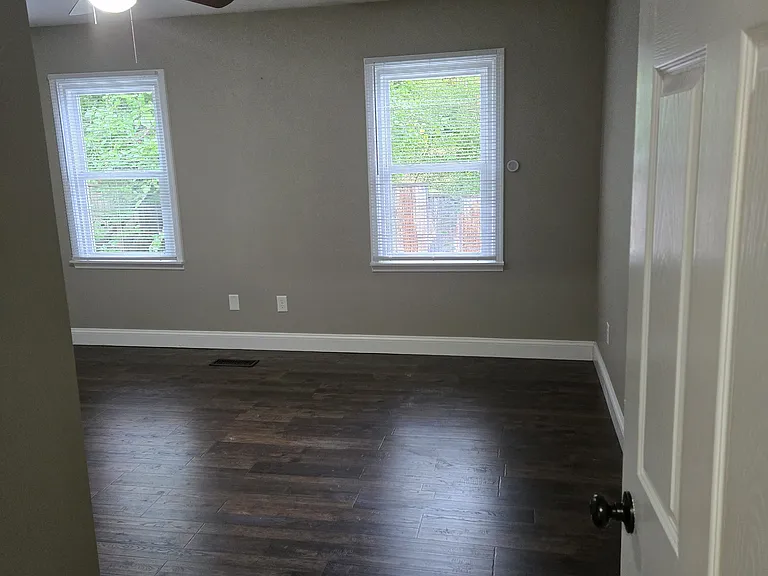 1112 Forest Hills Ave — Photo 13