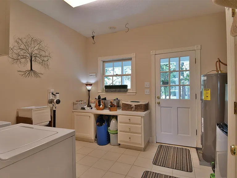 1263 Weishuhn Rd — Photo 18