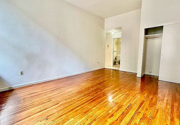 2nd image of 40 W 88th St APT 2A