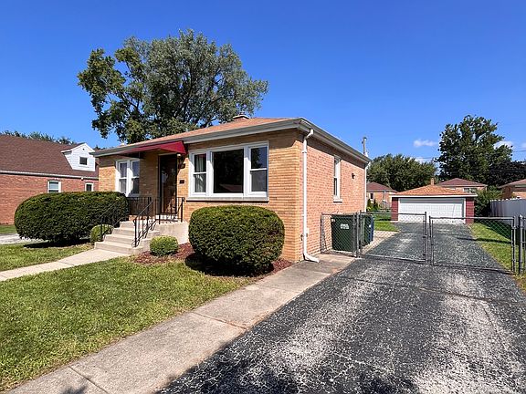 2nd image of 2714 W 97th St