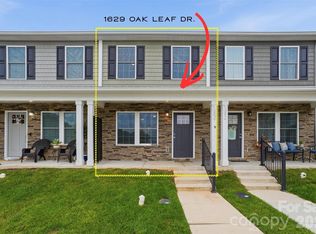 1629 Oak Leaf Dr NW, Hickory, NC 28601