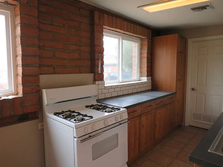 1610 E Copper St — Photo 11