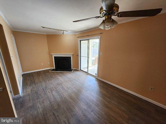 4th image of 10 Margit Ln