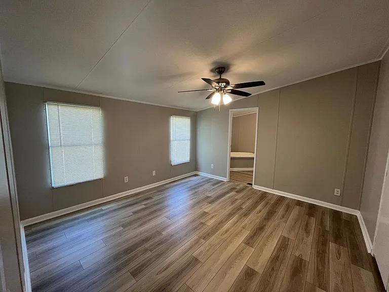 6803 Waters Ave — Photo 18