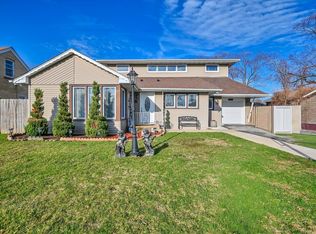 7964 Lavergne Ave, Burbank, IL 60459