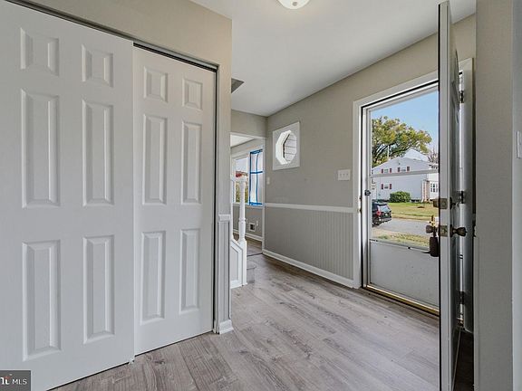 5th image of 424 Brewster Dr