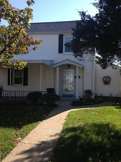 234 Glazier Ave photo 1