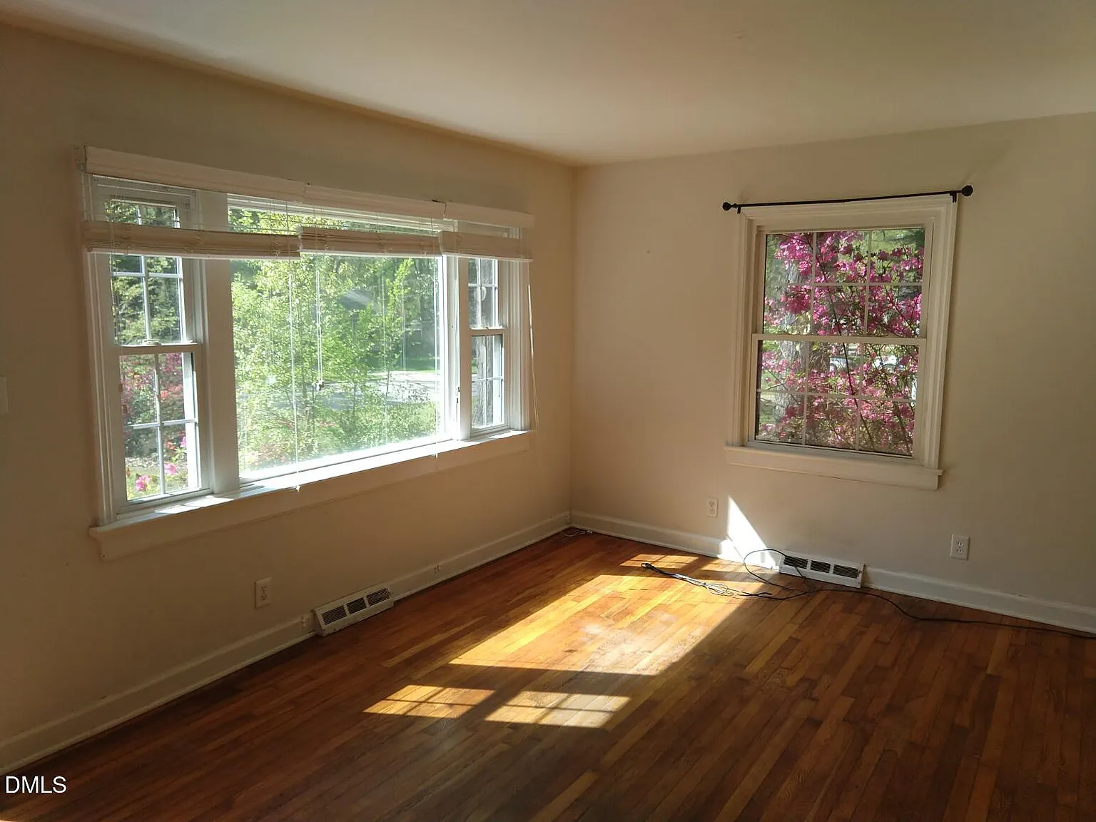 2 bed, 1.0 bath, $1,875 — Photo 3