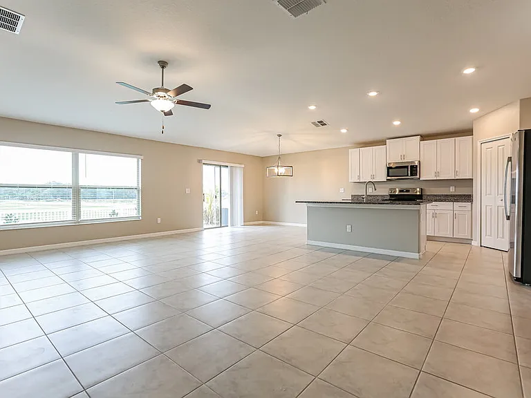 1411 Golden Glow Dr — Photo 3