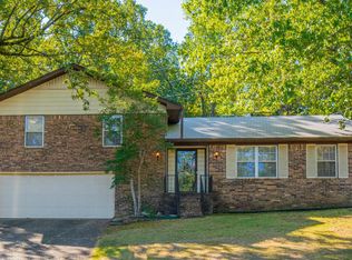 11819 Pleasant Forest Dr, Little Rock, AR 72212
