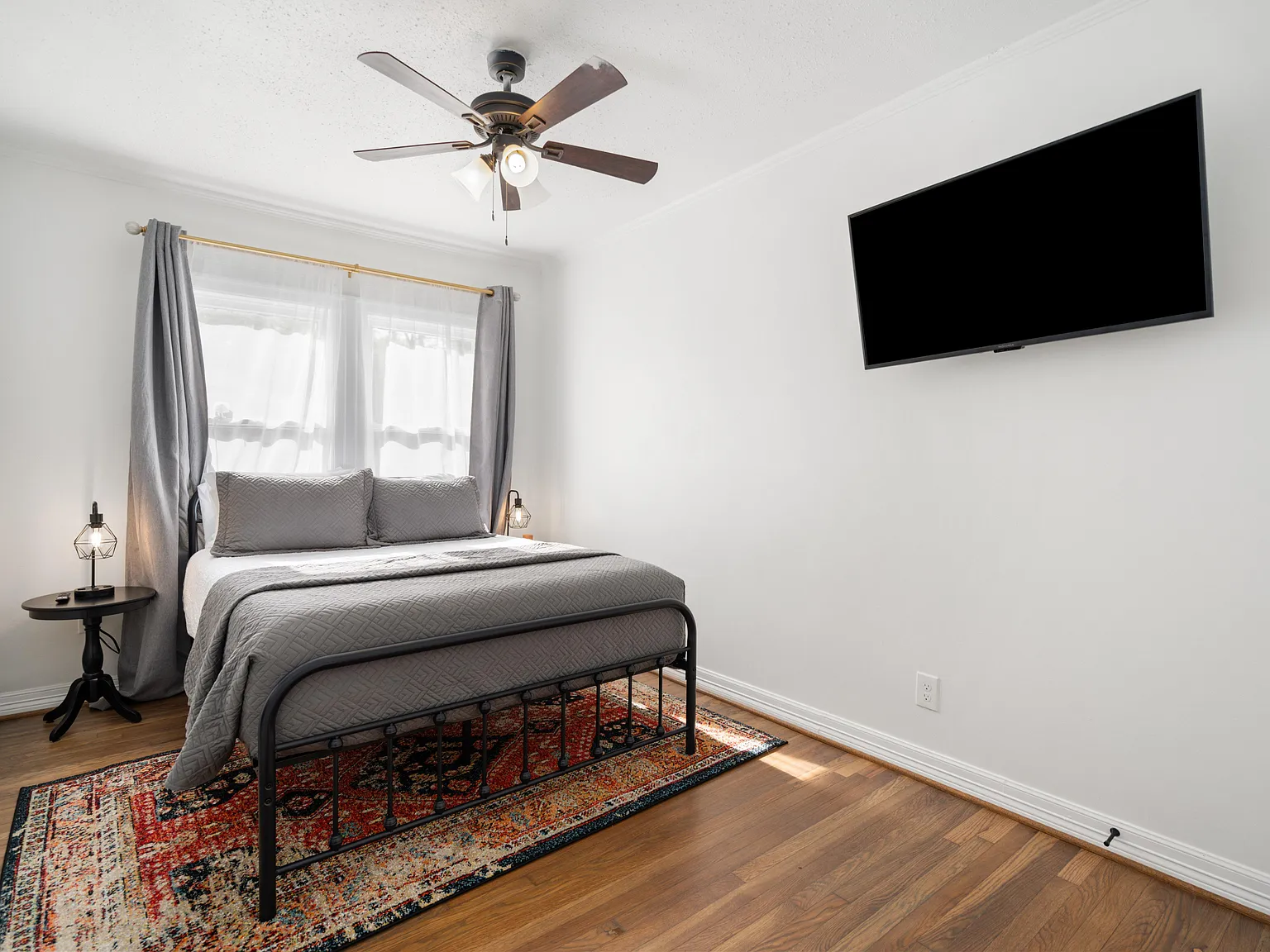 3 bed, 3.0 bath, 1600 sqft, $1,053 — Photo 1