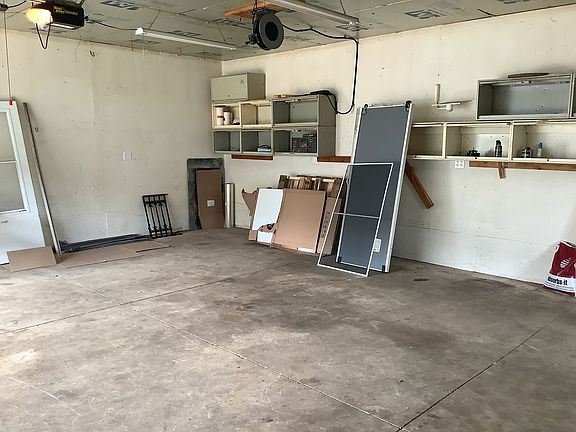 5th image of 427 Kenyon Ave