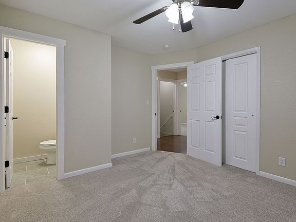 4th image of 1137 W Main St