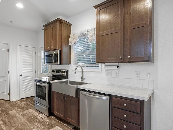 kitchen/living room
