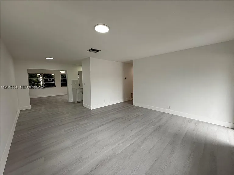 7311 NW 57th Dr — Photo 4