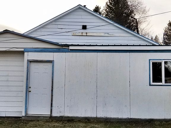 3rd image of 414 NE Broadway Ave