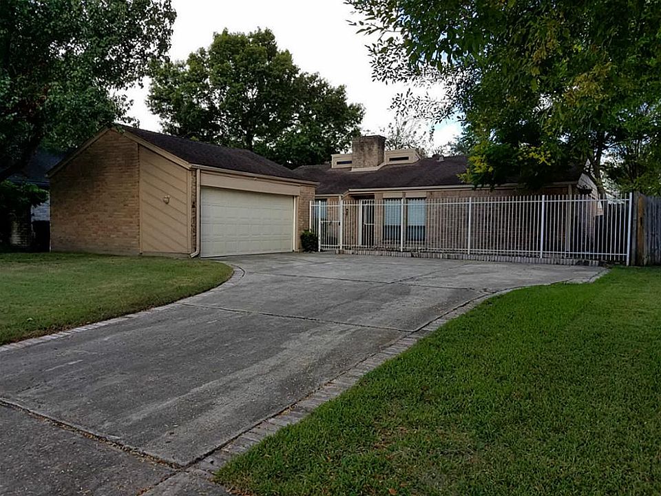 1st image of 6122 Maywood Forest Dr