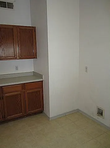 1468 Plaza Verde Dr — Photo 6
