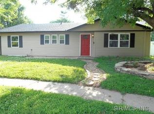 3 Roxbury Ct, Granite City, IL 62040