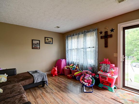 4th image of 102 Winesap Dr